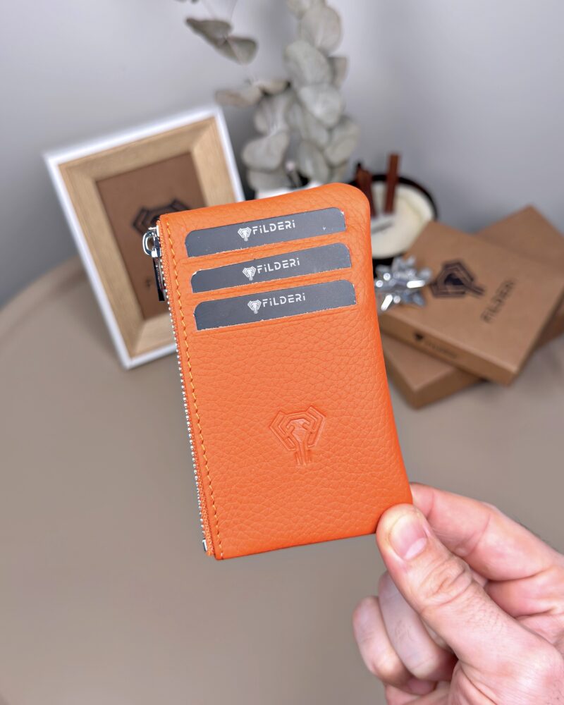 Created with RNI Films app. Profile 'None' Hakiki Deri Kartlık – Slim , Fermuarlı,Turuncu | 2126