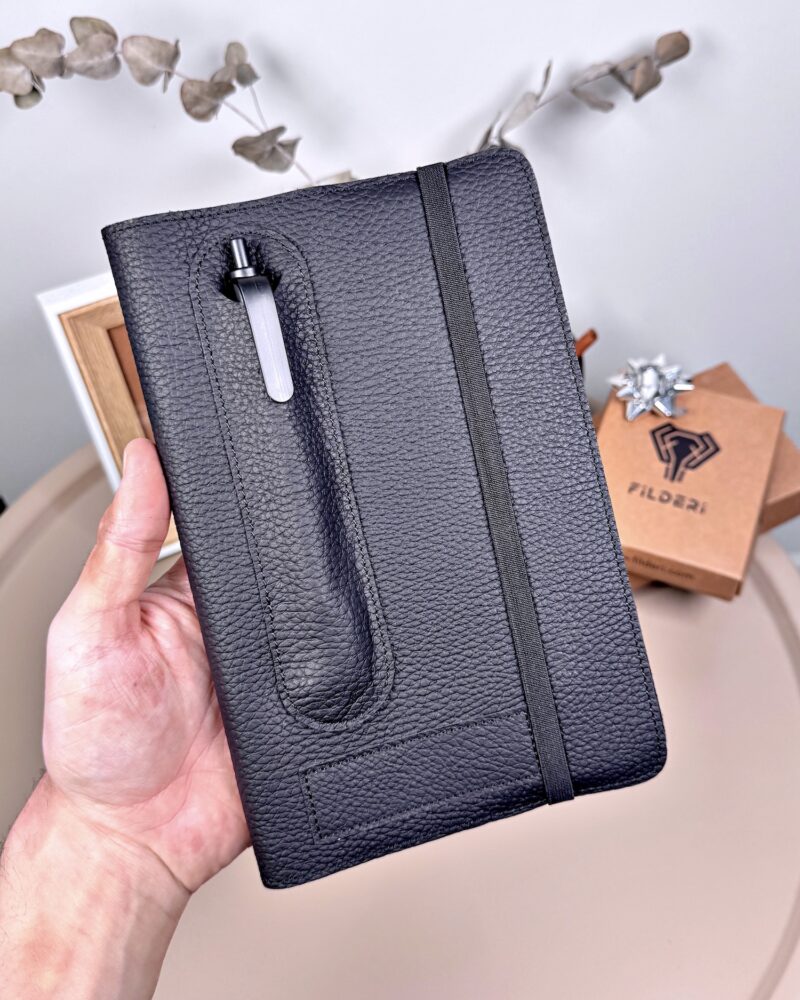 Created with RNI Films app. Profile 'None' Hakiki Deri Ajanda - Kalem Yuvalı, İsme Özel, Siyah | 2129