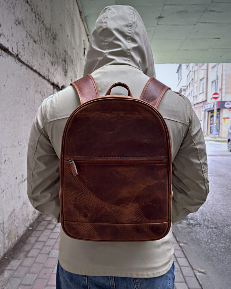 Hakiki Deri Sırt Çantası – Laptop Bölmeli Fındık Renk | 2148