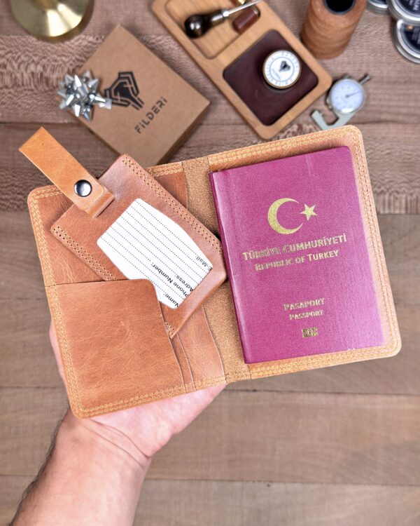 Pasaport Kabı ve Valiz Etiketi Hakiki Deri 2038 - Taba